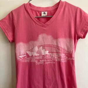 Sydney Australia pink t-shirt - size medium (NWOT)